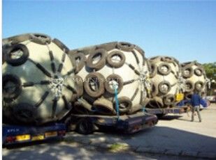 حاجز مطاطي بحري يوكوهاما عائم في الرصيف المزود