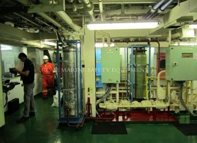 فاصل المياه الزيتية البحرية المزود